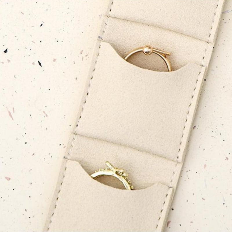 Mini-Reisetasche mit Schmuck