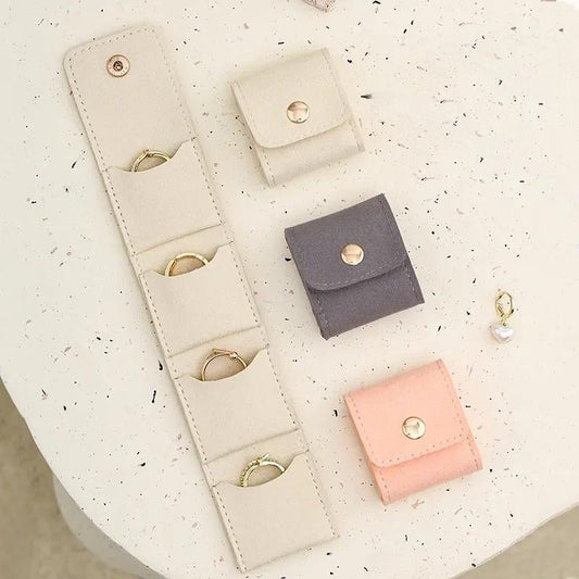 Mini-Reisetasche mit Schmuck