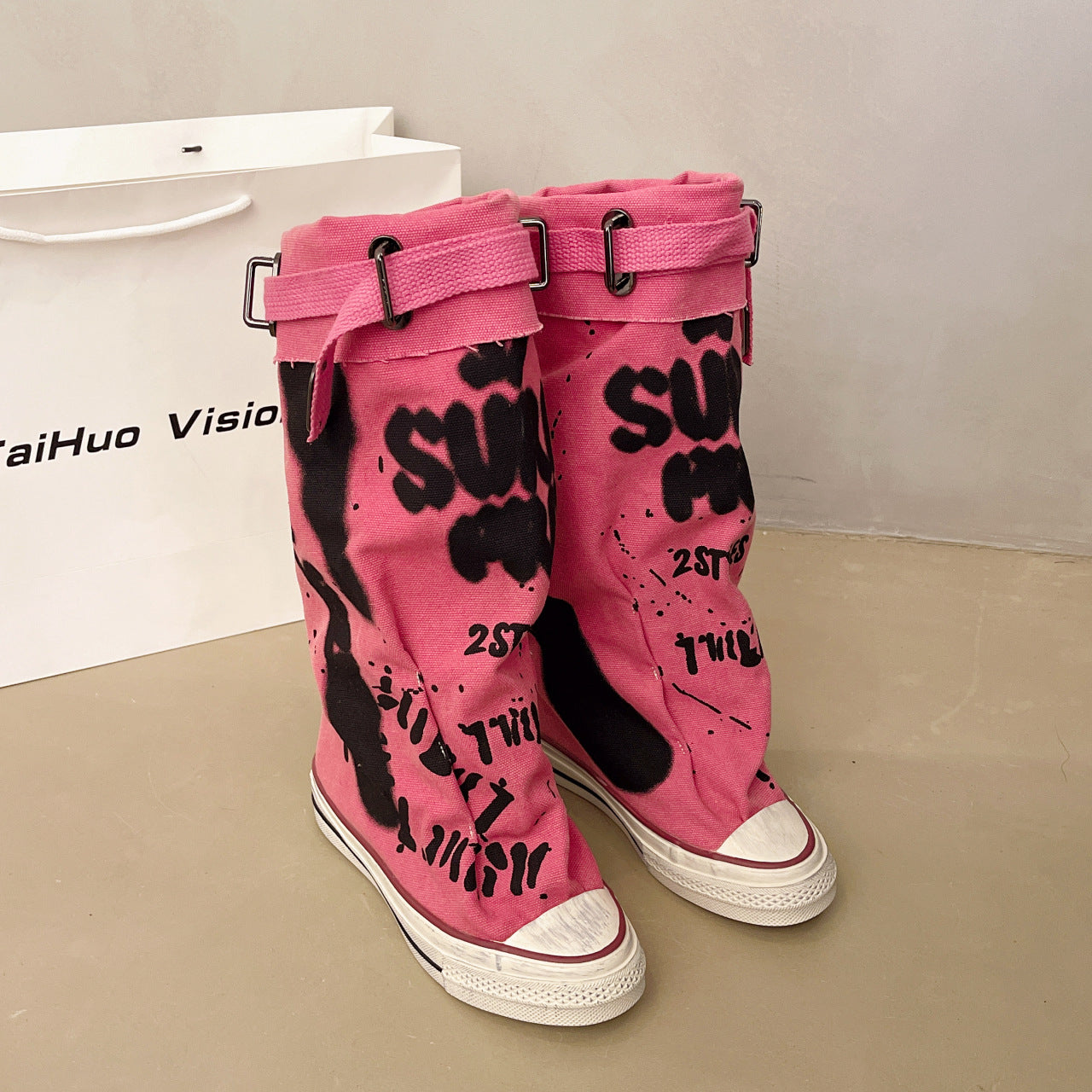 Flache Retro-Stiefel aus Canvas mit mittlerem Schaft für Damen