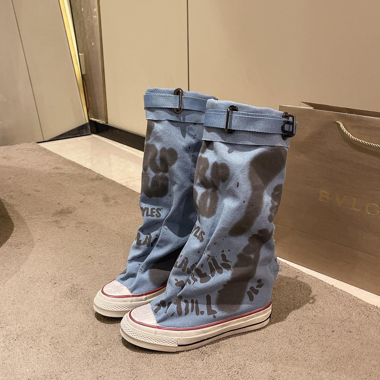 Flache Retro-Stiefel aus Canvas mit mittlerem Schaft für Damen